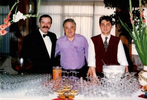 foto storica della famiglia maraldi e dello staff