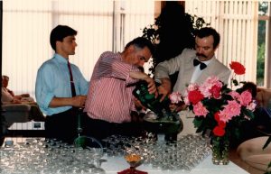 foto storica della famiglia maraldi e dello staff
