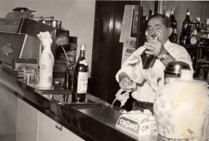 foto storica della famiglia maraldi e dello staff
