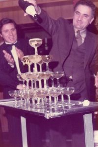 foto storica della famiglia maraldi e dello staff