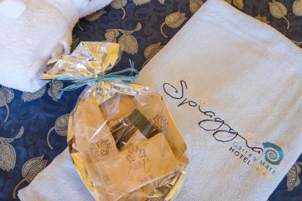 Il telo da spiaggia griffato RoyalSpiaggia in regalo a tutti i clienti insieme al servizio cortesia